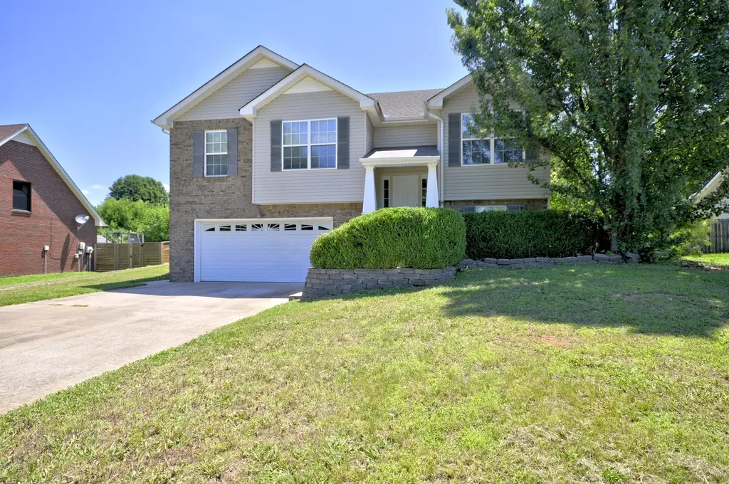 3517 Barkers Mill Road Clarksville TN 37042