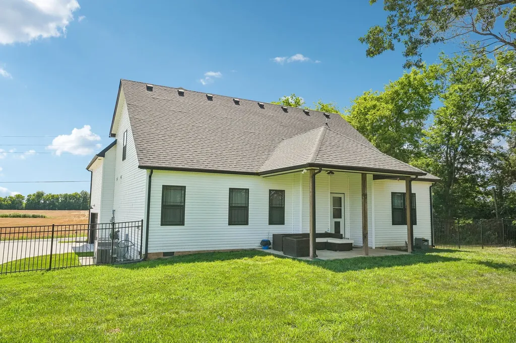 2900 Kirkwood Road Clarksville TN 37043