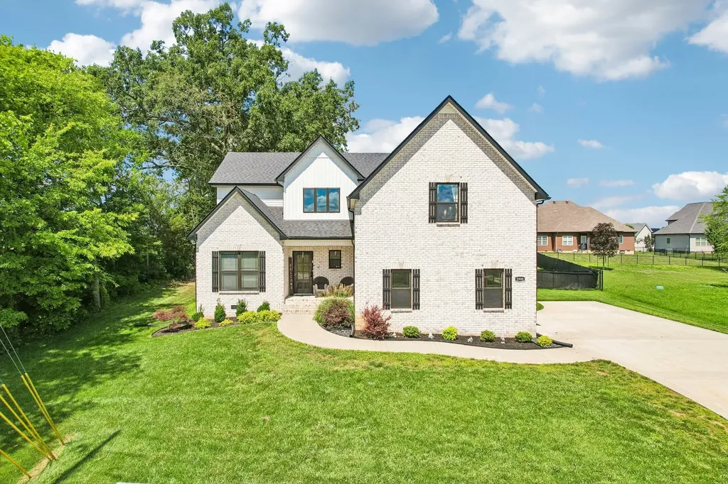 2900 Kirkwood Road Clarksville TN 37043