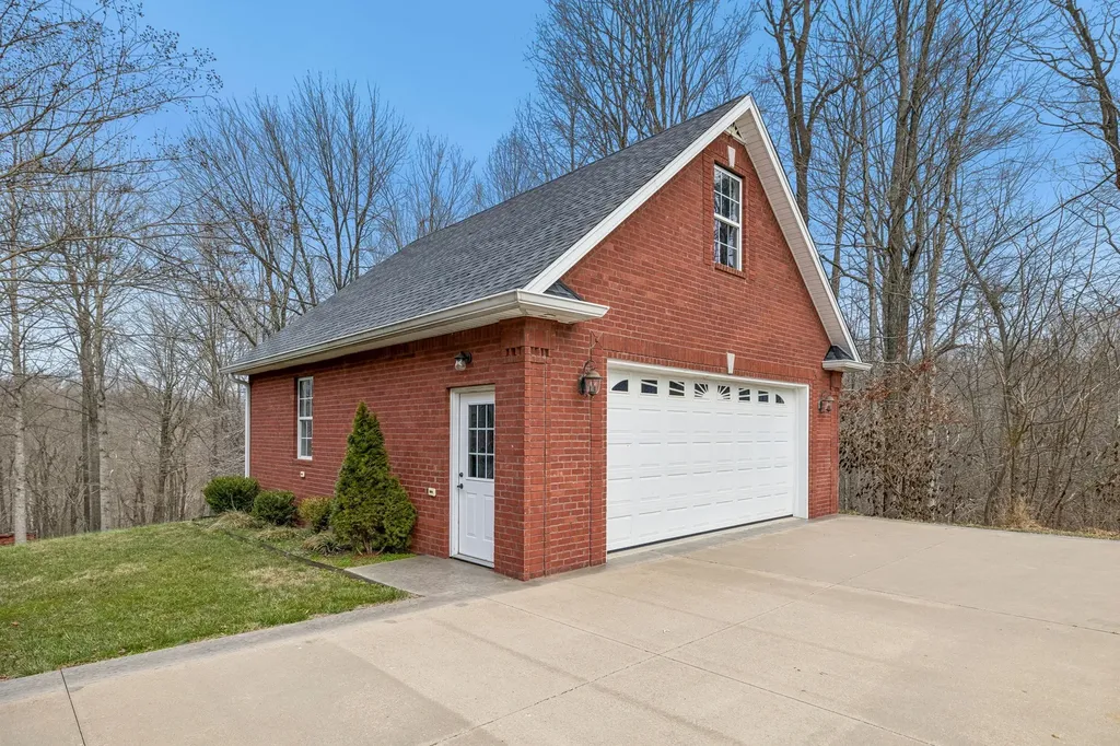 5140 Highway 52, W Lafayette TN 37083