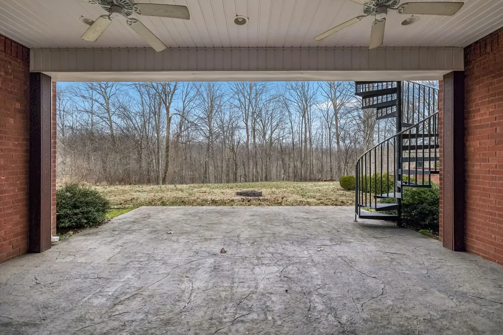 5140 Highway 52, W Lafayette TN 37083