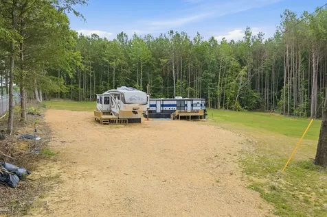 174 Grice Lane Parsons TN 38363