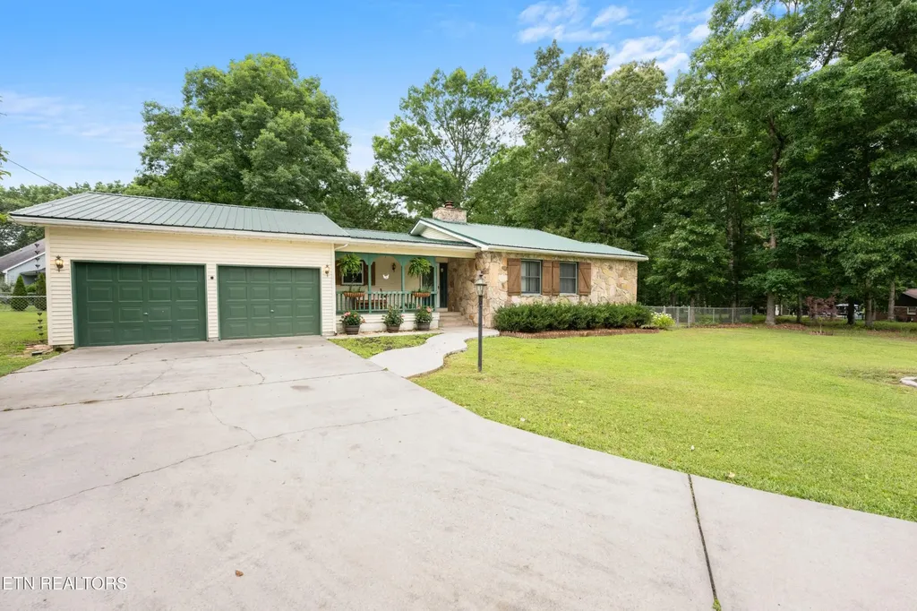 241 Cardinal Loop Crossville TN 38555