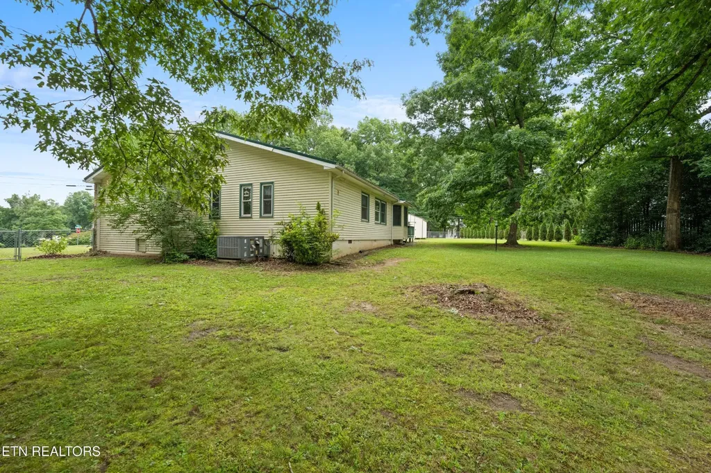 241 Cardinal Loop Crossville TN 38555