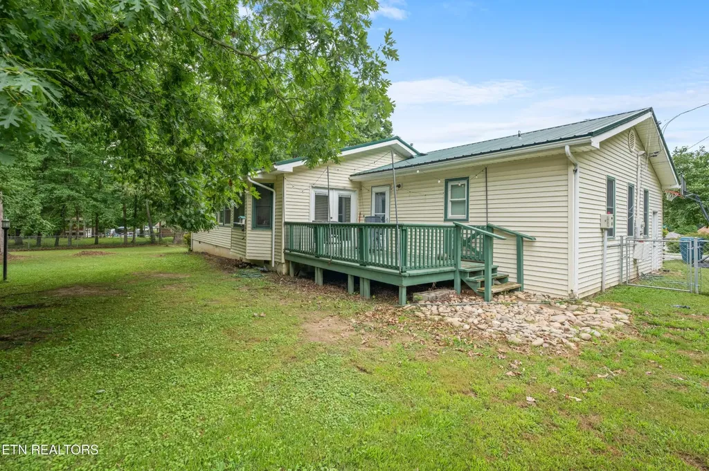 241 Cardinal Loop Crossville TN 38555