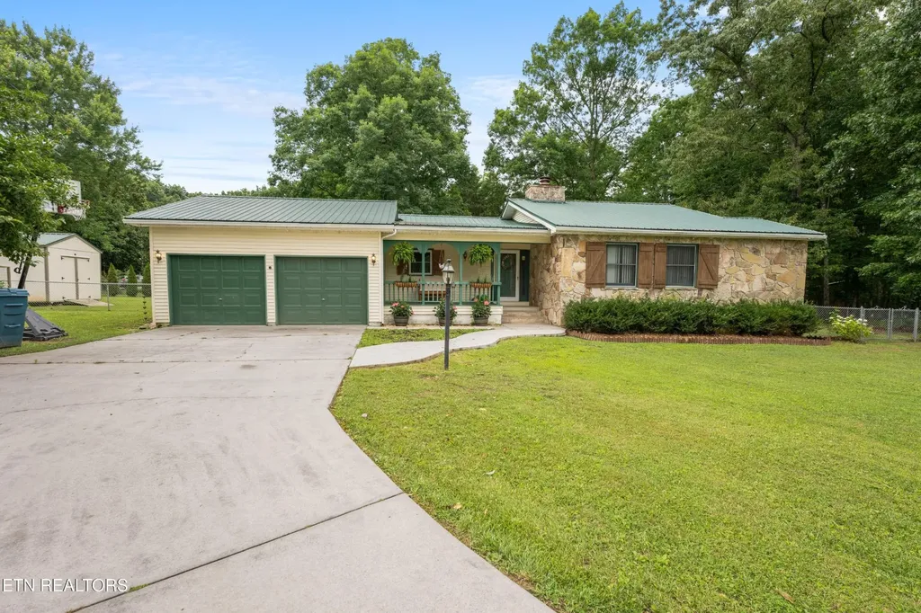 241 Cardinal Loop Crossville TN 38555
