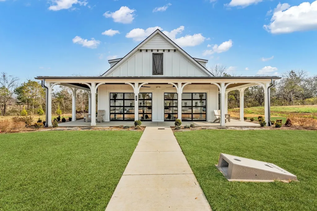 614 Granbury Pvt Drive Hendersonville TN 37075