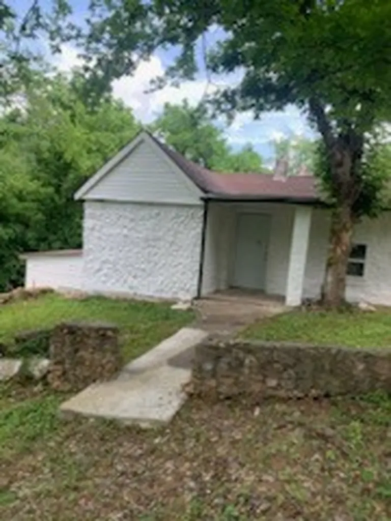 418 Market Street Clarksville TN 37042