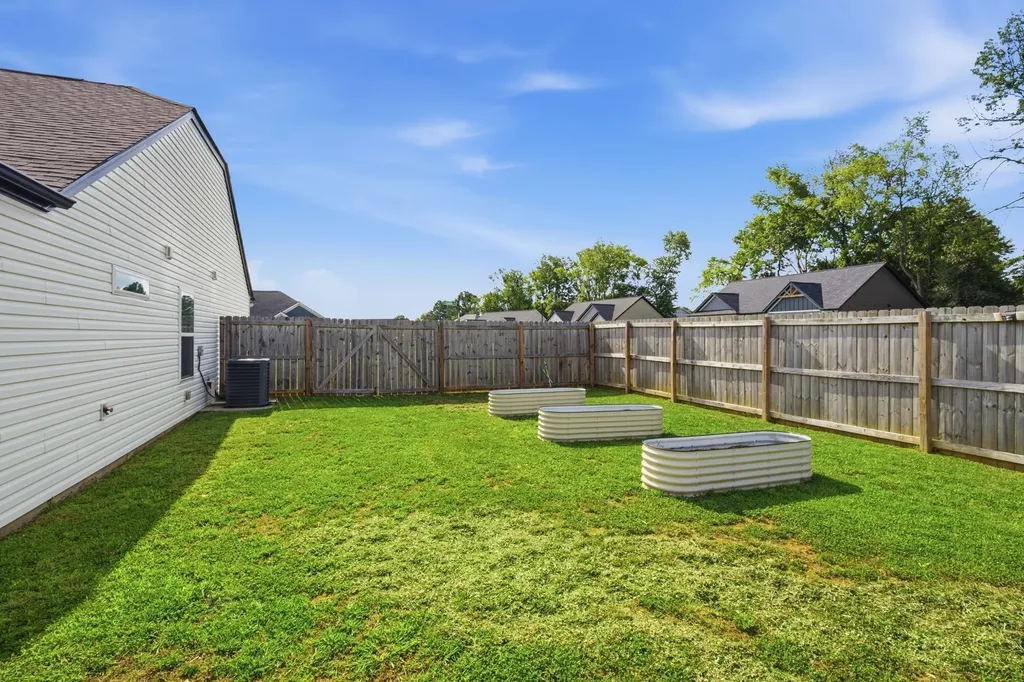 2079 Claudia Lane Springfield TN 37172