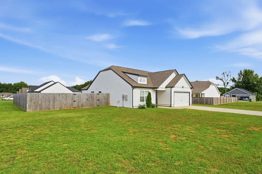 2079 Claudia Lane Springfield TN 37172