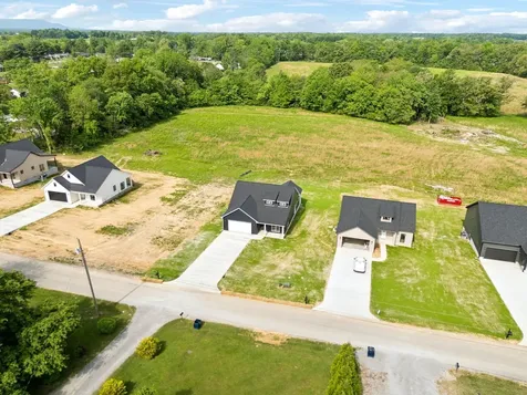 819 Oconnor Street Smithville TN 37166