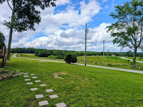 95 Sanders Spur Tracy City TN 37387