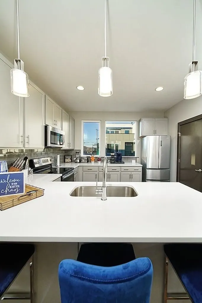 64 Fern Avenue Nashville TN 37207