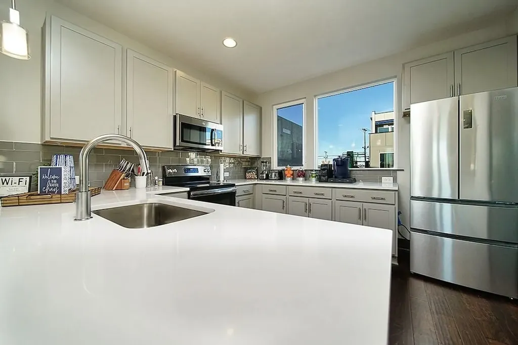 64 Fern Avenue Nashville TN 37207
