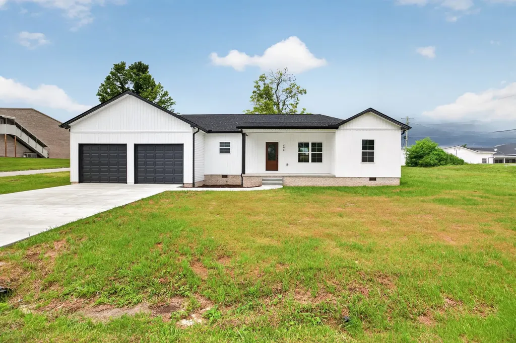 208 E Crawford Avenue Monterey TN 38574