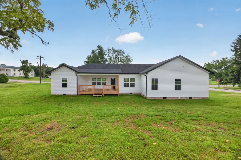 208 E Crawford Avenue Monterey TN 38574