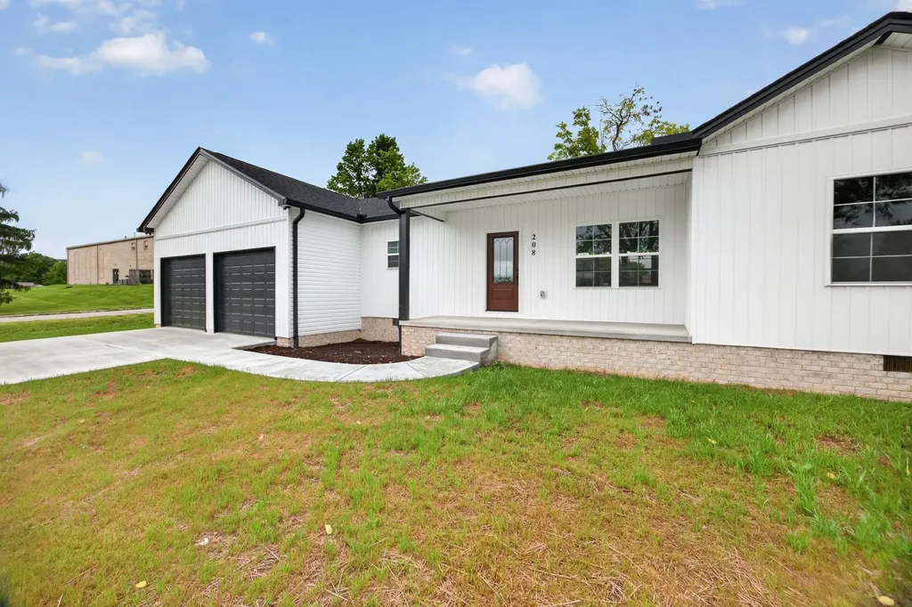 208 E Crawford Avenue Monterey TN 38574