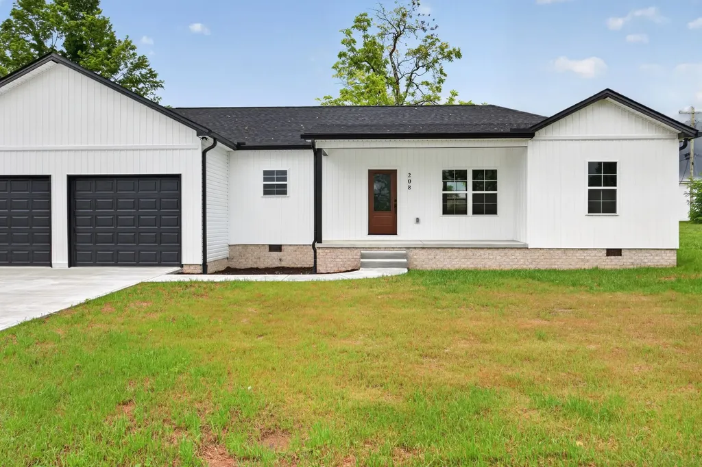 208 E Crawford Avenue Monterey TN 38574