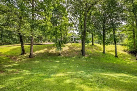 4251 Moss Hill Drive Nunnelly TN 37137