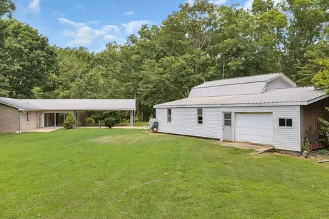 4251 Moss Hill Drive Nunnelly TN 37137
