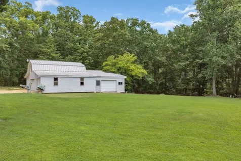 4251 Moss Hill Drive Nunnelly TN 37137