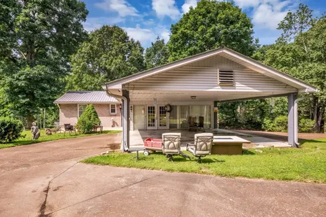 4251 Moss Hill Drive Nunnelly TN 37137