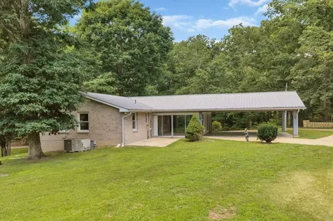 4251 Moss Hill Drive Nunnelly TN 37137