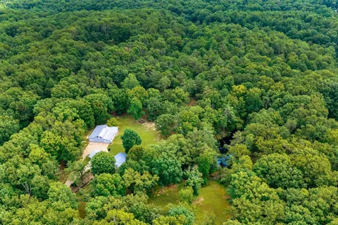 4251 Moss Hill Drive Nunnelly TN 37137