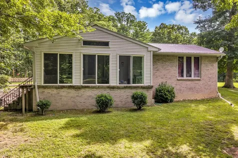 4251 Moss Hill Drive Nunnelly TN 37137