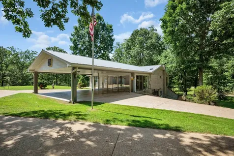4251 Moss Hill Drive Nunnelly TN 37137