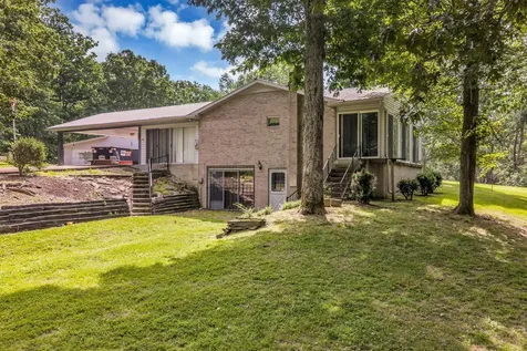 4251 Moss Hill Drive Nunnelly TN 37137