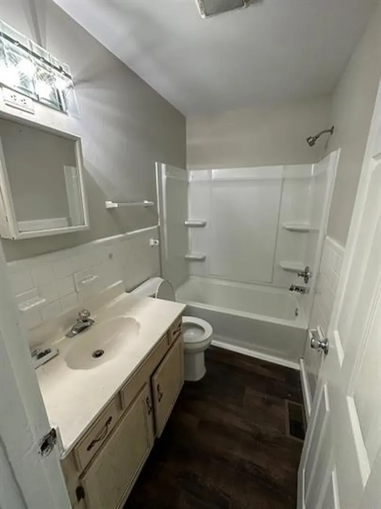 100 Glenmont Drive Nashville TN 37210