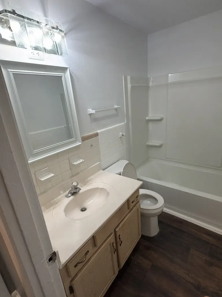 100 Glenmont Drive Nashville TN 37210