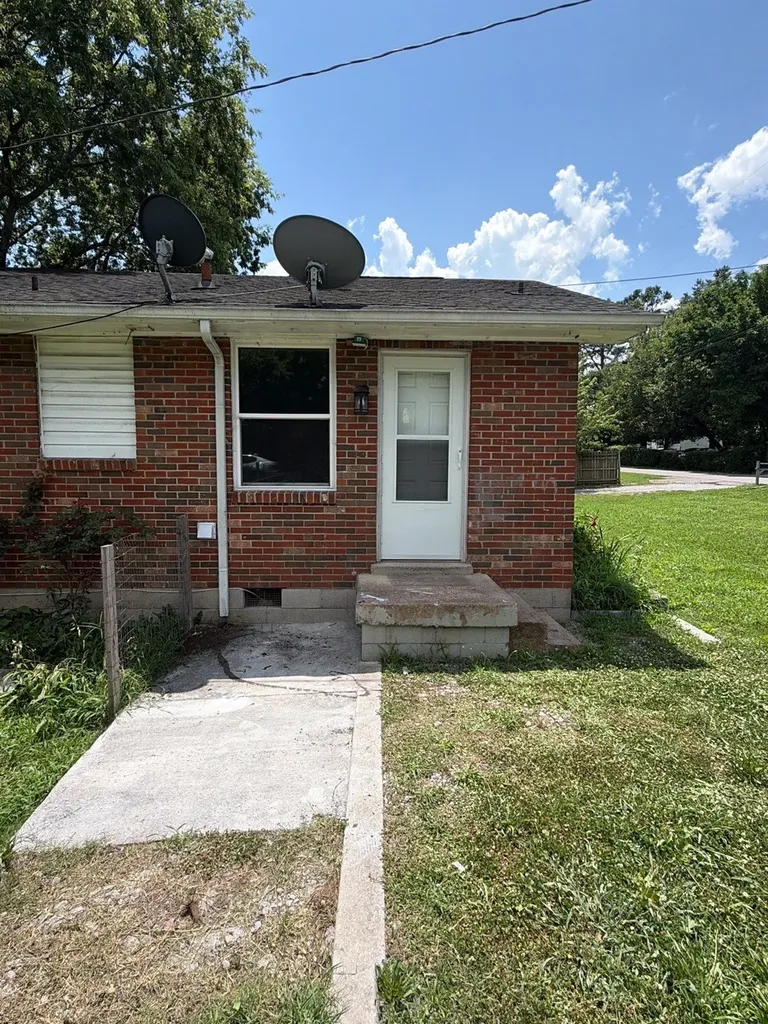 100 Glenmont Drive Nashville TN 37210