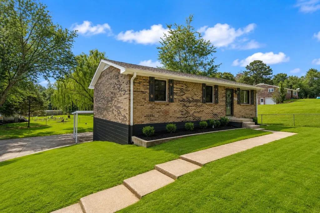 1554 N Liberty Church Road Clarksville TN 37042