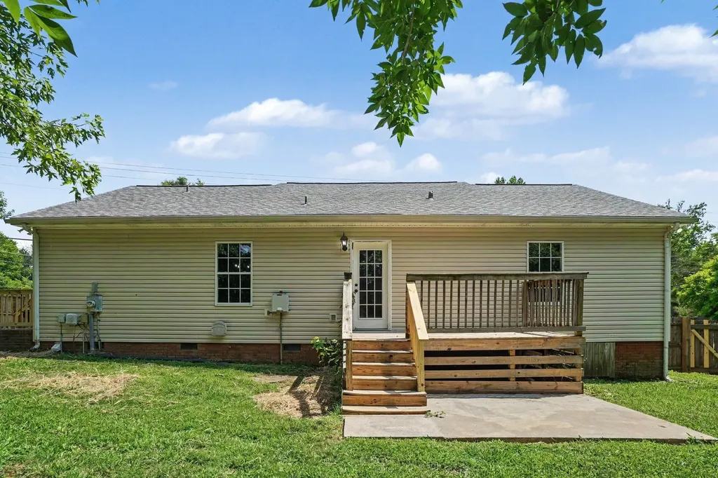 187 S Palmers Chapel Road White House TN 37188