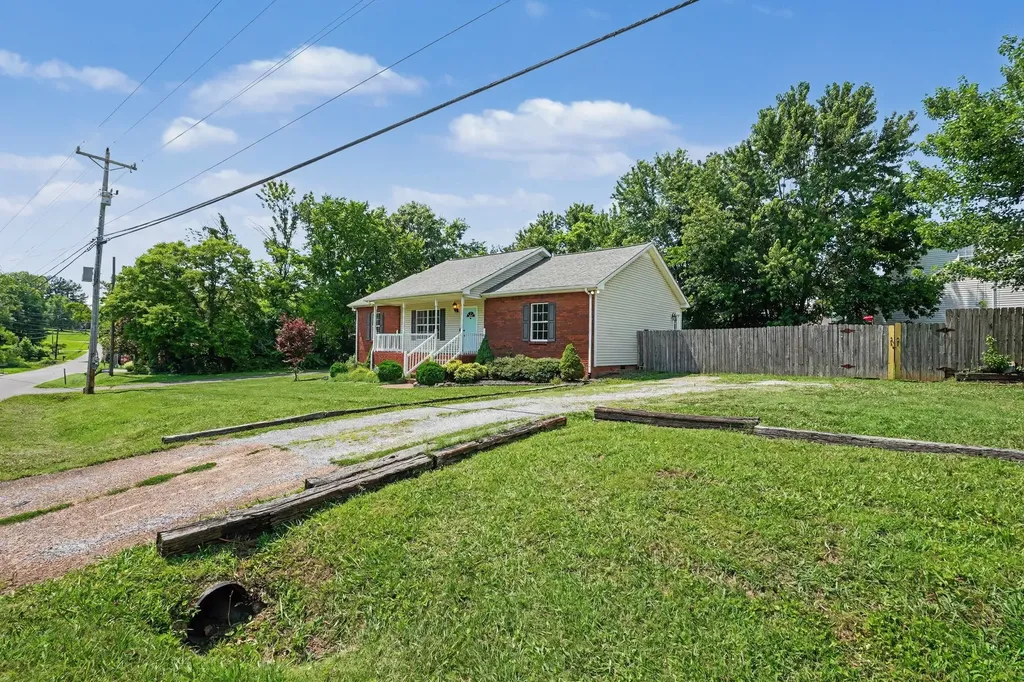 187 S Palmers Chapel Road White House TN 37188