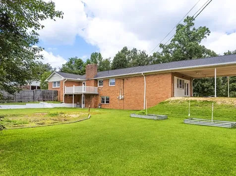 124 W Brooklyn Street Linden TN 37096