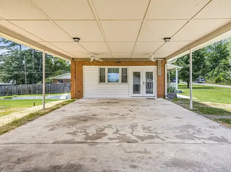 124 W Brooklyn Street Linden TN 37096