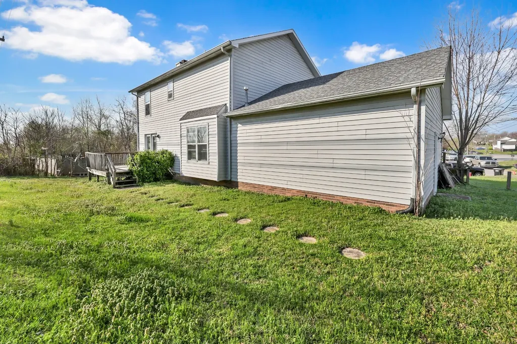 1025 Dandelion Drive Clarksville TN 37042
