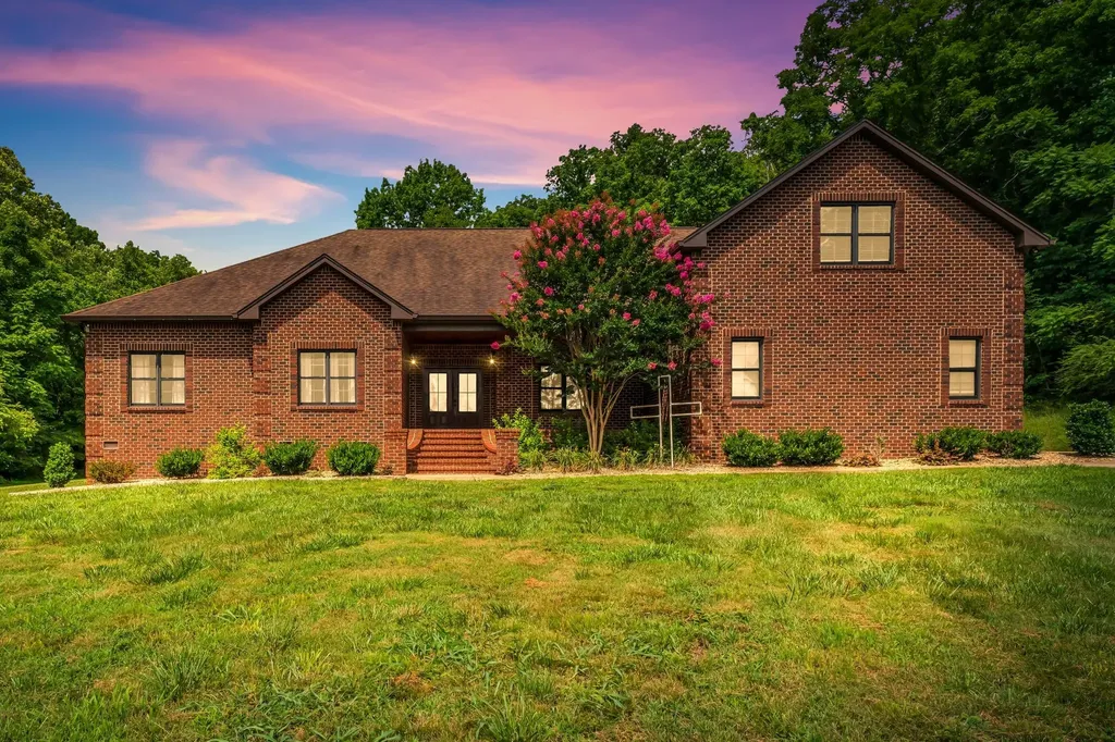 18 Tisdale Lane Brush Creek TN 38547