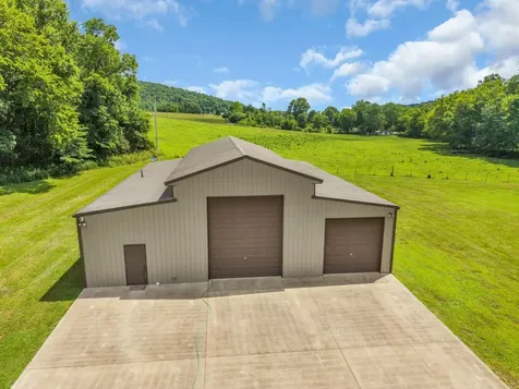 18 Tisdale Lane Brush Creek TN 38547