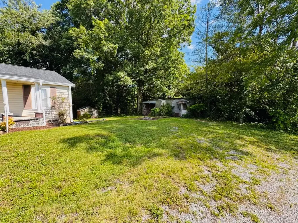 1298 Creek Road Smithville TN 37166