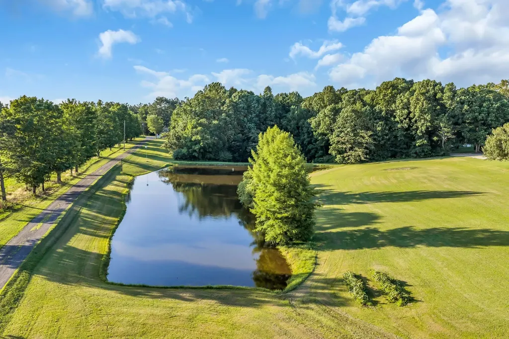 1231 Abiff Road Bon Aqua TN 37025