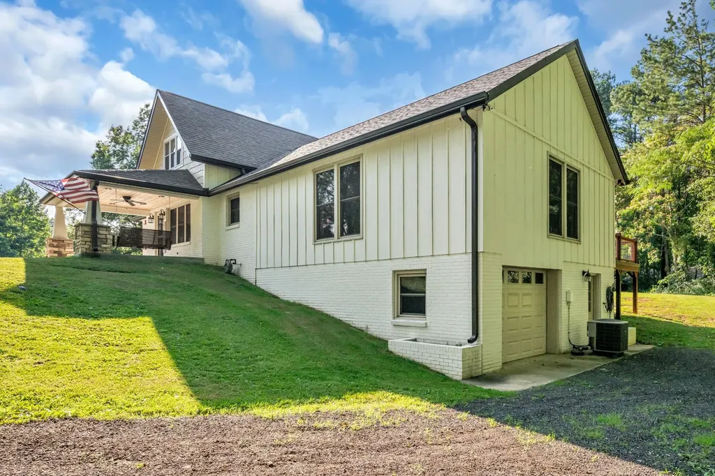 1231 Abiff Road Bon Aqua TN 37025