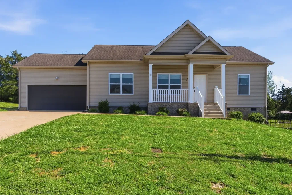 1897 Sheffield Lane Columbia TN 38401