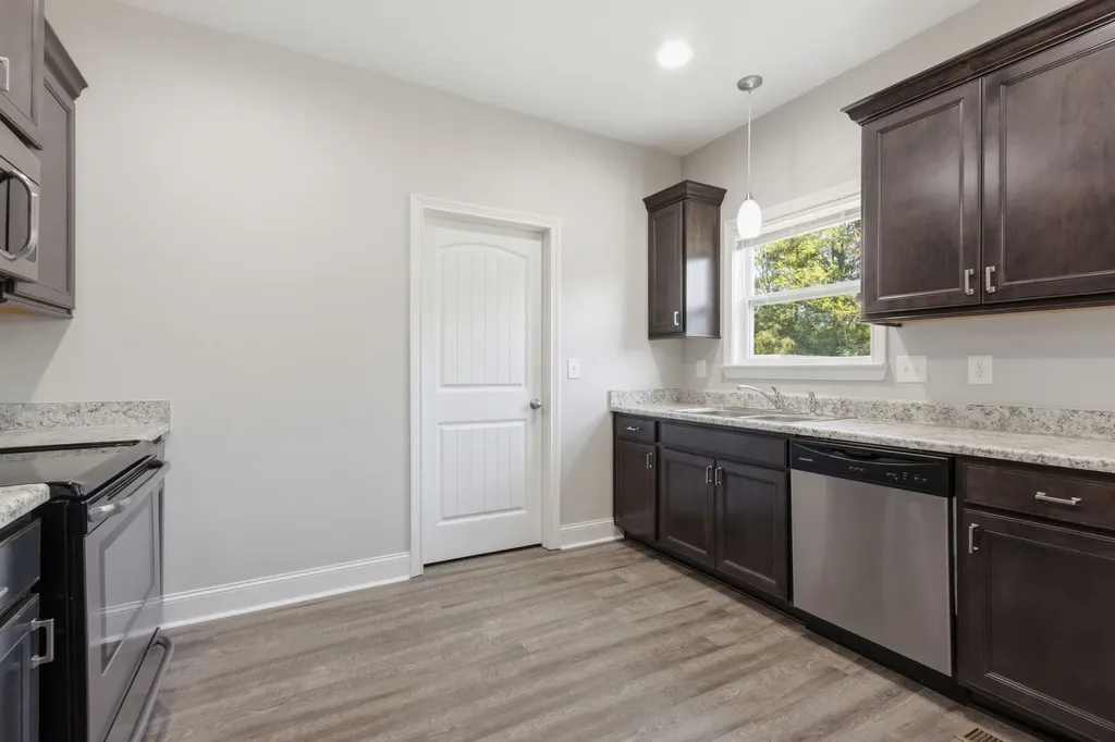1897 Sheffield Lane Columbia TN 38401