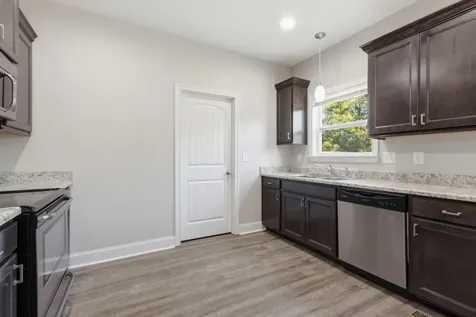 1897 Sheffield Lane Columbia TN 38401