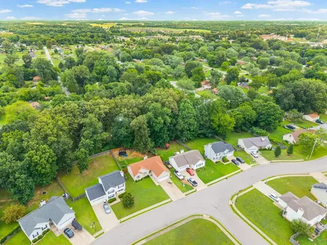 386 Andrew Drive Clarksville TN 37042