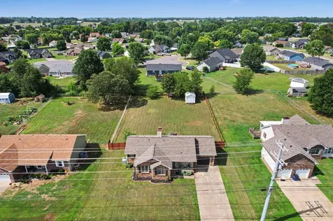 1033 Tylertown Road Clarksville TN 37040